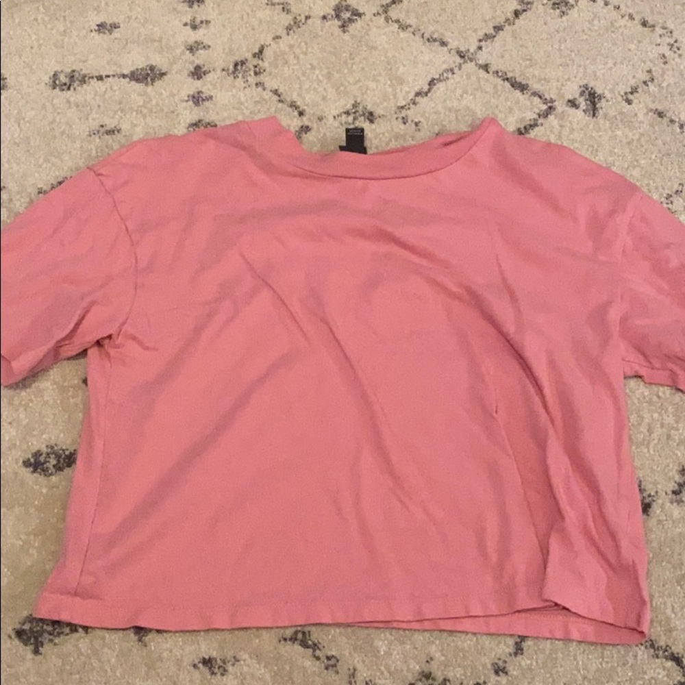 Pink cropped tee